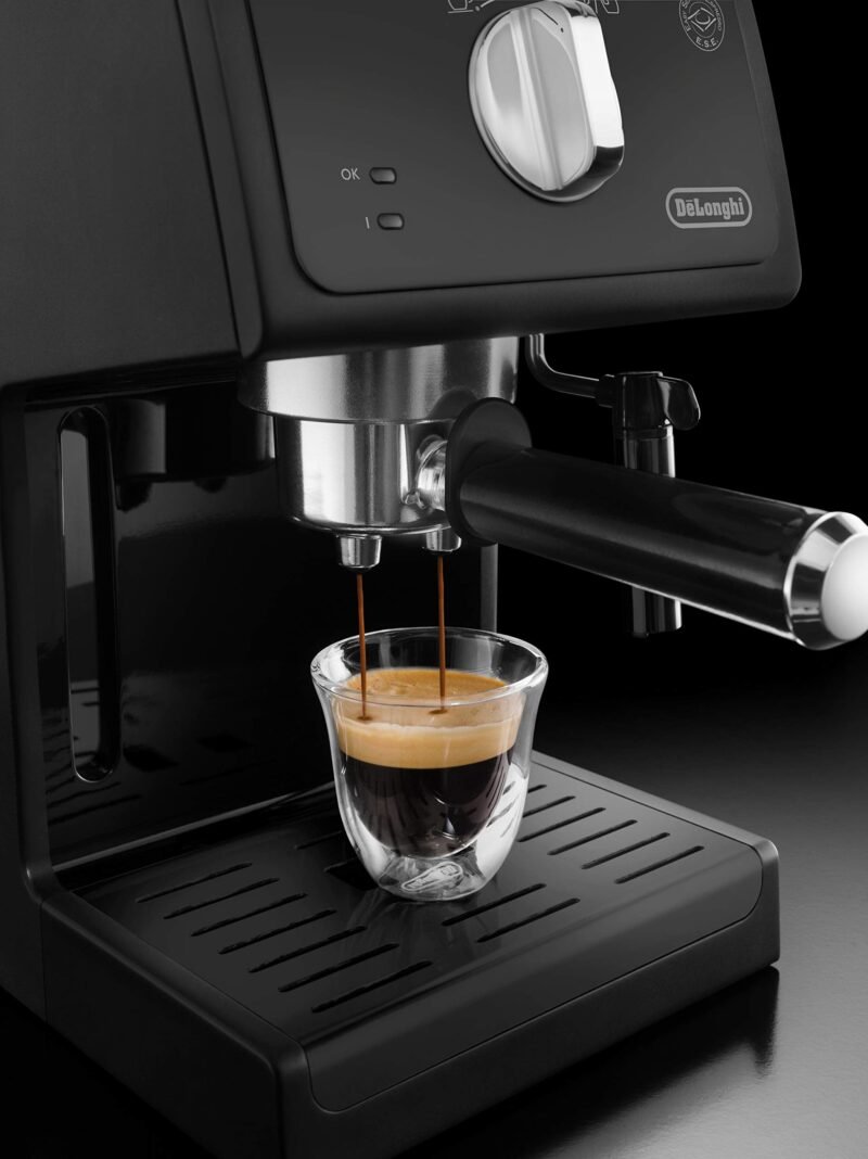 De’Longhi ECP35.31 Barista Pump Espresso Machine – Traditional Coffee & Cappuccino Maker with Adjustable Milk Frother, 1 L Water Tank (Black) - Image 6