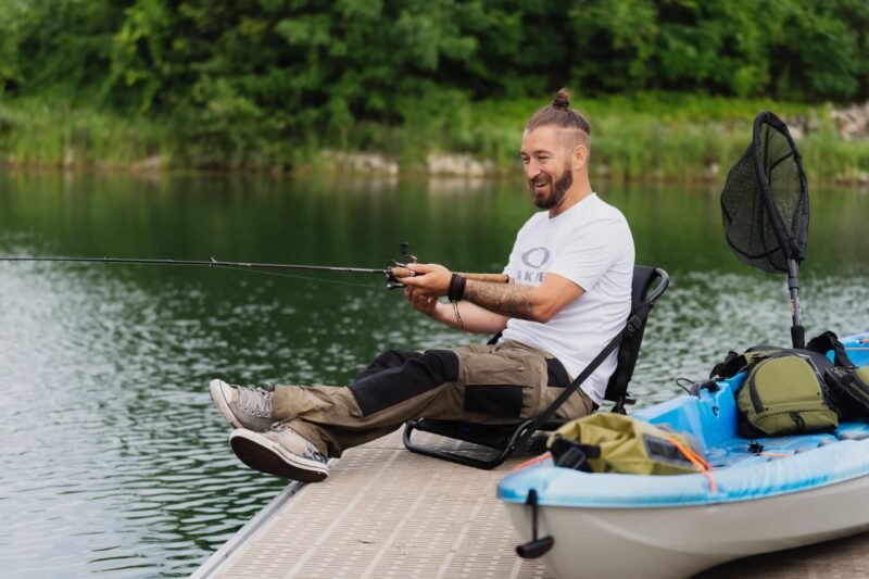 Pelican Sentinel 100XP Angler Kayak – Sit-On-Top Fishing Kayak with ERGOCAST™ XP Seat & Twin-Arched Multi-Chine Hull (44.5 lb, Granite) - Image 6