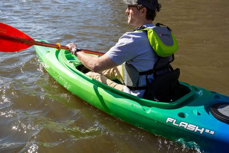 Perception Flash 9.5 Sit-Inside Kayak – Rod Holders & Rear Storage, 41 lb (Earth) - Image 7